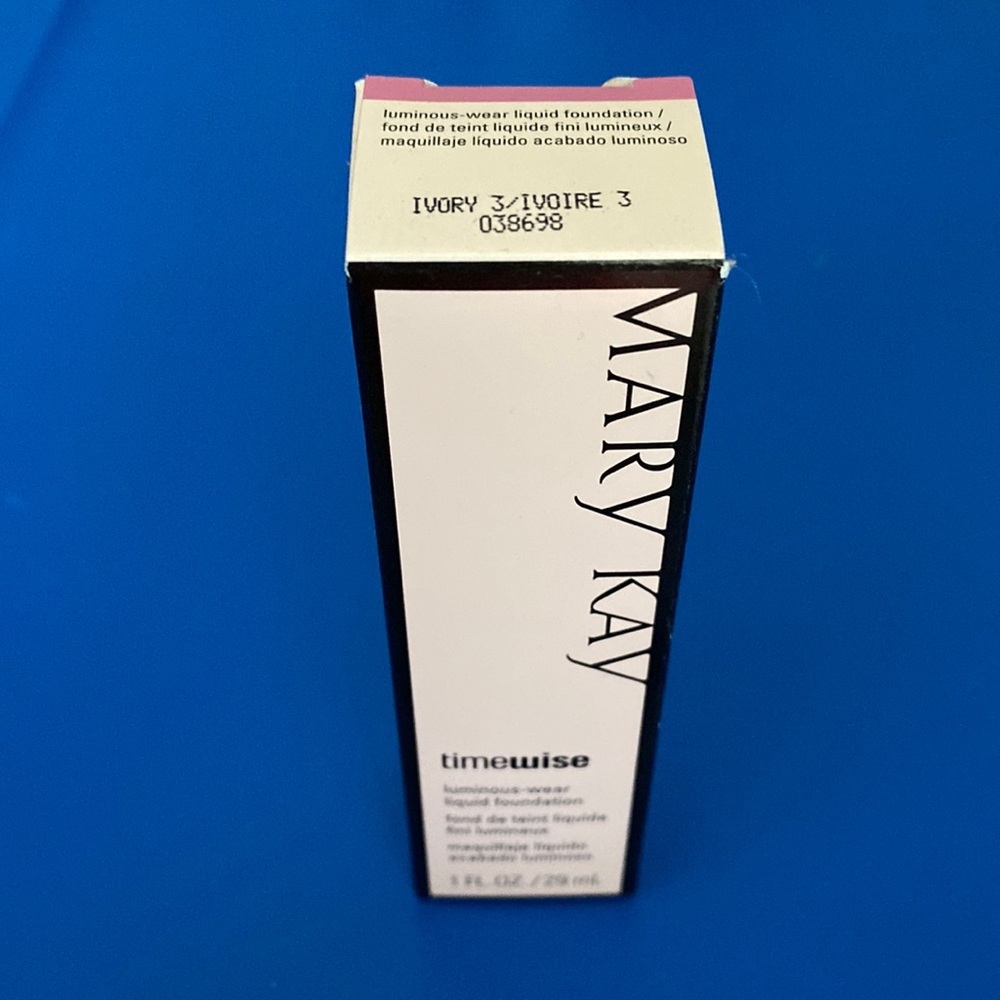 Mary Kay Luminous-Wear Liquid Foundation - Ivory 3